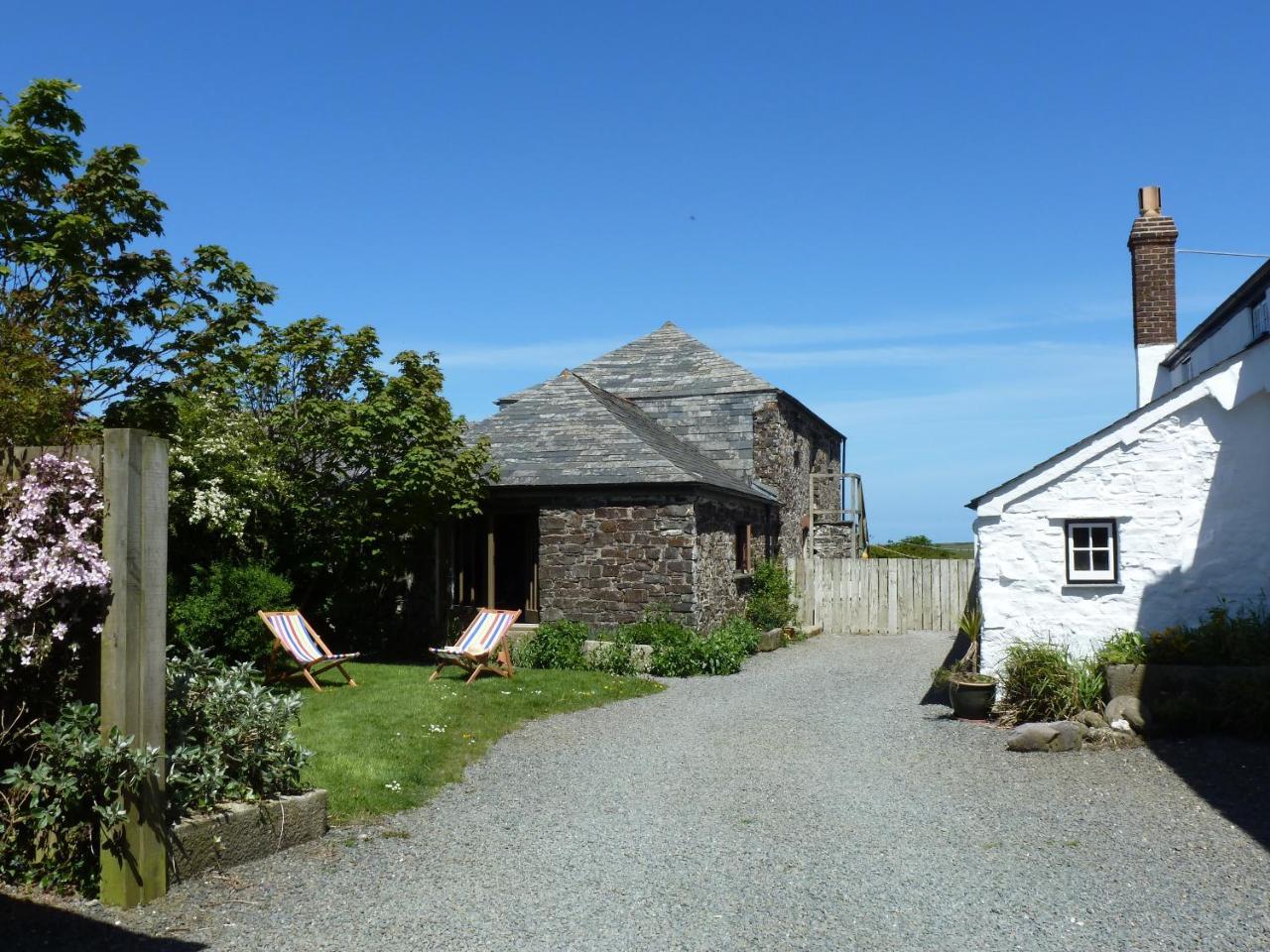 Lower Tresmorn Farmhouse Crackington Haven Exterior photo